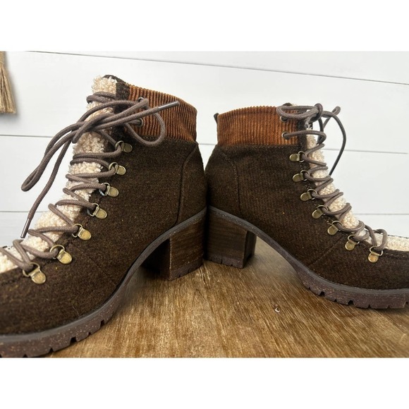 NWOT Korks Elin High Pile Fleece Lug Sole Bootie sz 8.5 - Picture 4 of 8